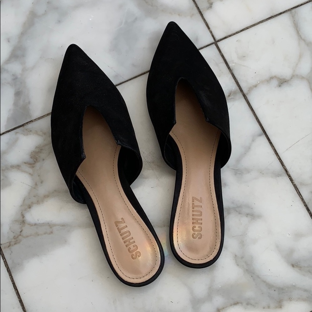 Black pair of  Mules